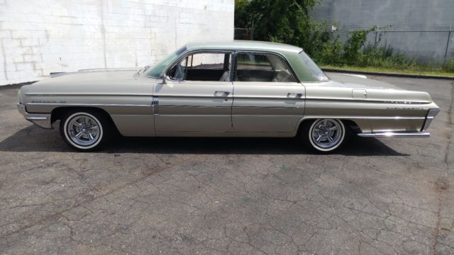 1962 OLDSMOBILE DYNAMIC 88 ( CUSTOM LOWRIDER ON AIR ) 1961 Oldsmobile Eighty-Eight