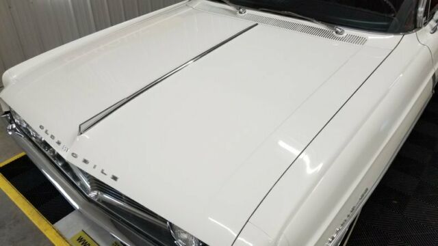 1962 Oldsmobile Dynamic 88 Holiday Coupe - photo 10