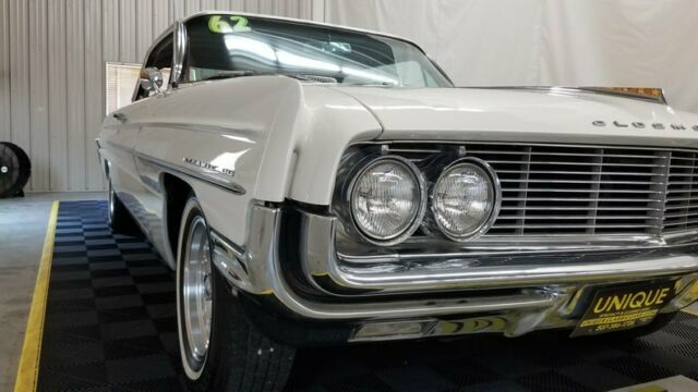 1962 Oldsmobile Dynamic 88 Holiday Coupe - photo 7