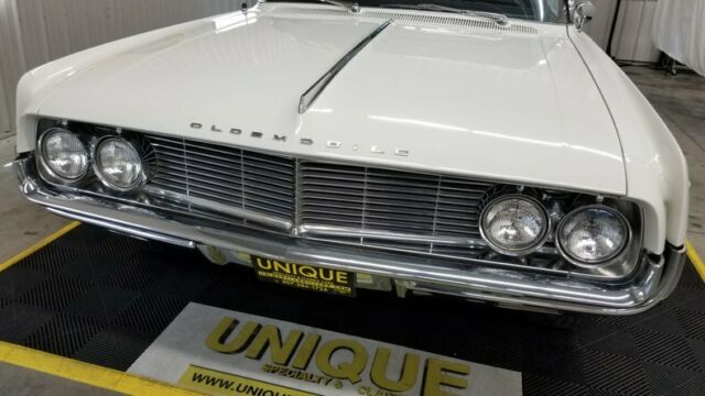 1962 Oldsmobile Dynamic 88 Holiday Coupe - photo 9