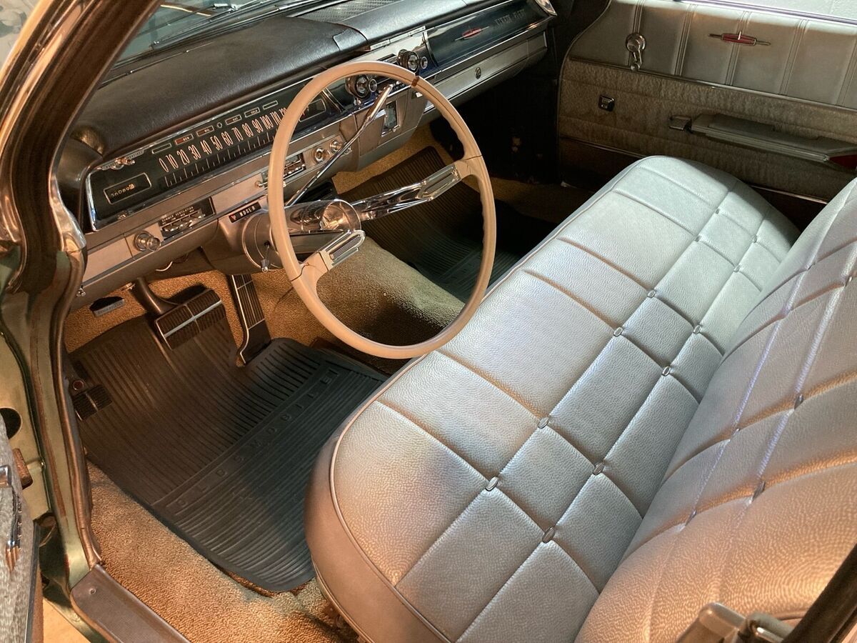 1962 Oldsmobile Ninety-Eight Holiday - photo 13