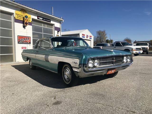 1962 Oldsmobile Star fire 2 door drives runs 394 v8 daily driver olds 1961 1963 1962 Oldsmobile Starfire Unmolested running driving survivor