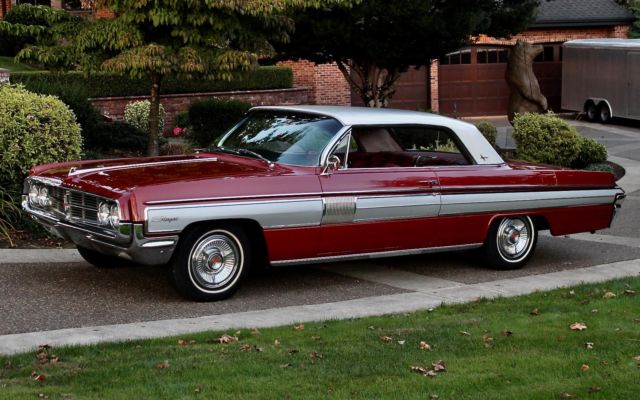 1962 Oldsmobile Starfire 2-door Hardtop. BEAUTIFUL RUST-FREE, FRAME-ON RESTORED 1962 Oldsmobile Starfire 2-door Hardtop