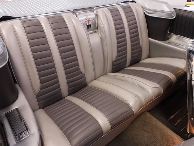 1962 Oldsmobile Starfire Convertible - photo 8