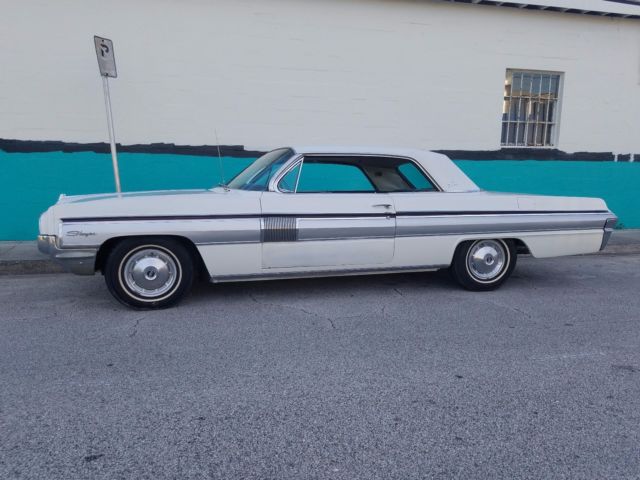 1962 Oldsmobile Starfire - photo 2