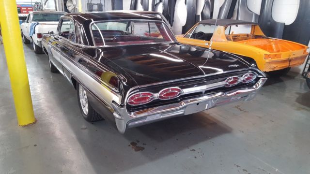 1962 Oldsmobile Starfire - photo 2