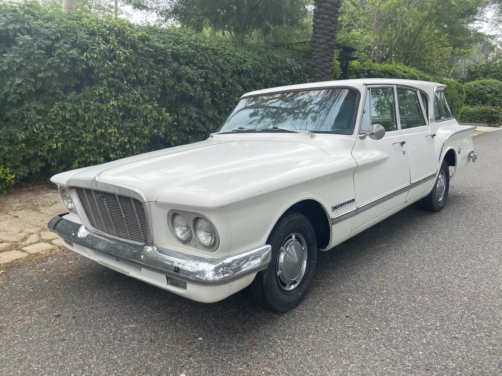 1962 Plymouth Valiant Wagon White V200 1962 Plymouth Valiant V200