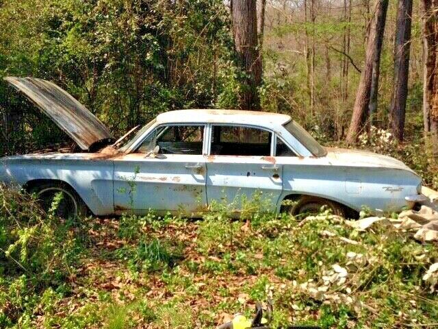 1962 Pontiac Tempest 4-Door Sedan Automatic Transmission Blue HH Trim 201 1962 Pontiac Tempest Kimberly Blue 201