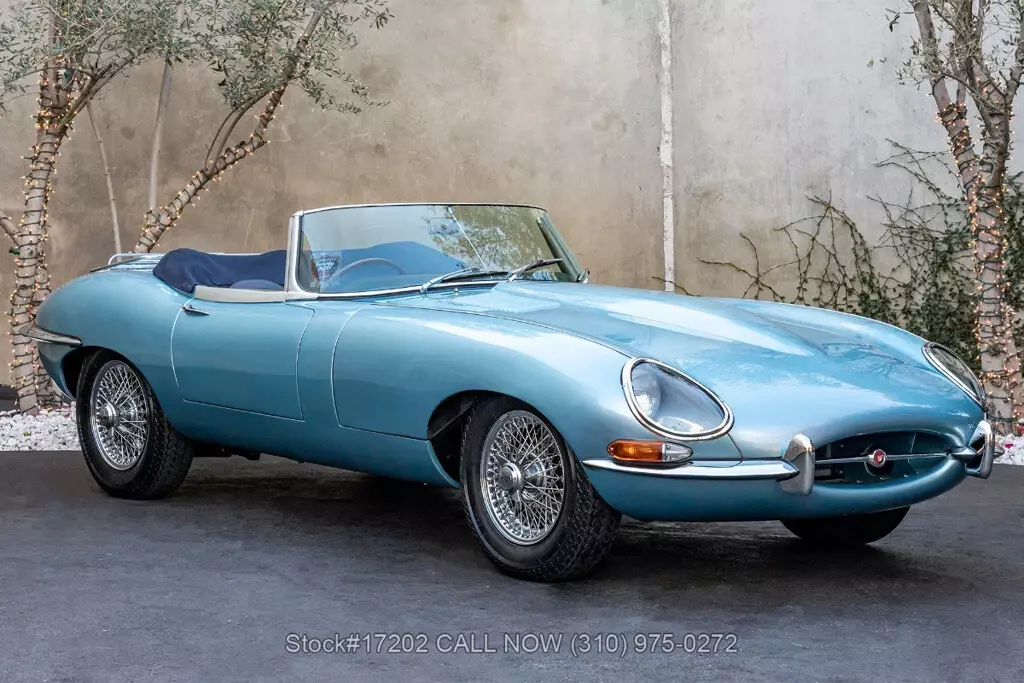 1962 Series I Flat Floor Roadster Right-Hand-Drive Used 1962 Jaguar XK Series I Flat Floor Roadster Right-Hand-Drive