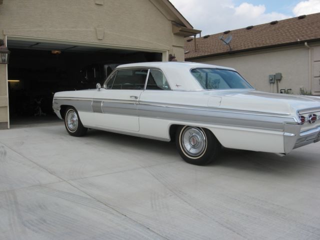 1962 Oldsmobile Starfire
