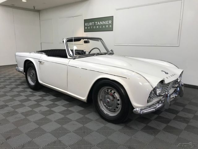 1962 TRIUMPH TR-4. 2-OWNER ARIZONA CAR. RUSTFREE, VERY ORIGINAL CAR. EARLY DASH. 1962 Triumph TR4 4-SPEED. EARLY DASH, BUBBLE GLASS GAUGES.