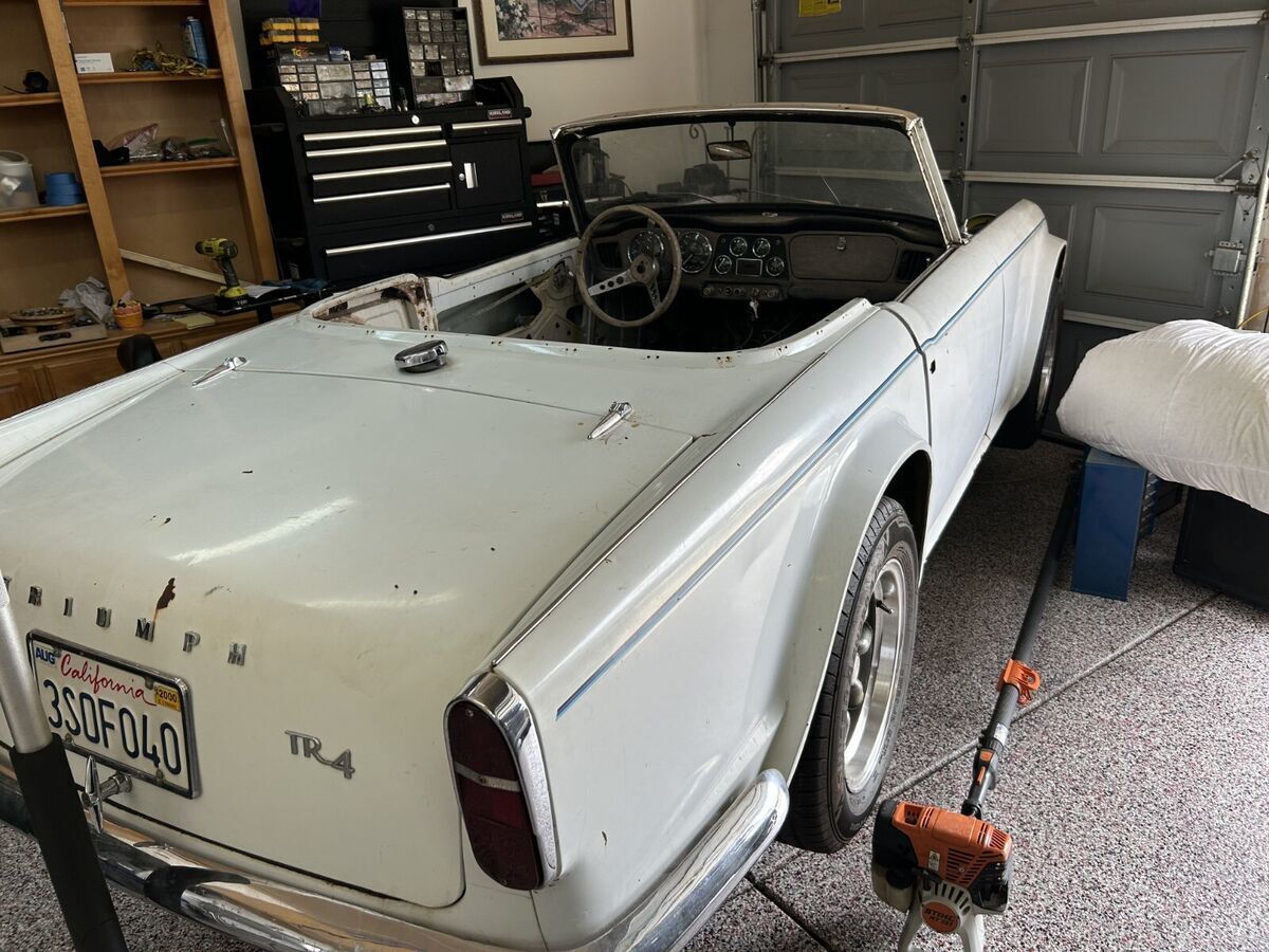 1962 Triumph TR4 - photo 2