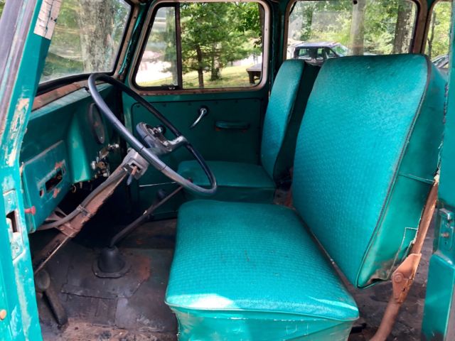 1962 Willys 439 4X4 WAGON CUSTOM CLASSIC - photo 5