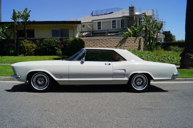 1963 Buick Riviera RARE EARLY MODEL WITH SLICK DASH & FACTORY AC - photo 2