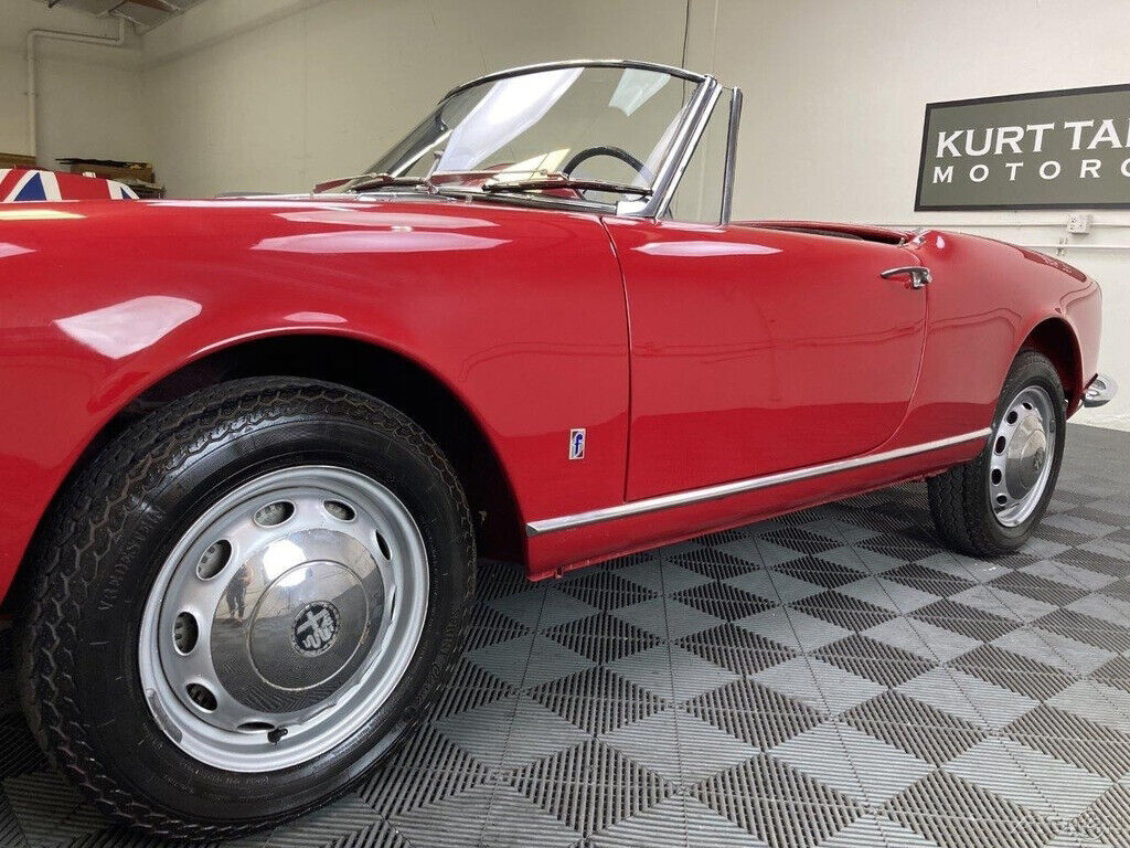 1963 Alfa Romeo Guiletta Spider 1963 ALFA ROMEO GUILIETTA SPYDER. ALFA RED - photo 12