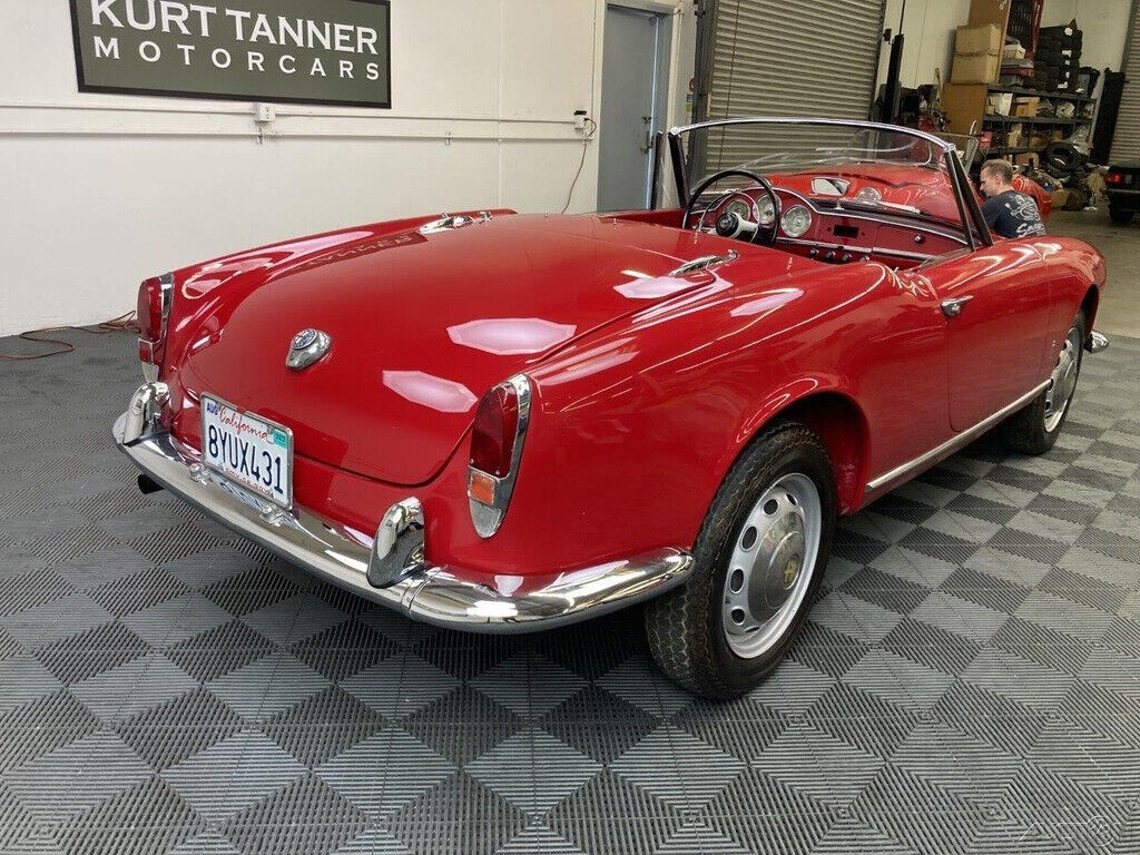 1963 Alfa Romeo Guiletta Spider 1963 ALFA ROMEO GUILIETTA SPYDER. ALFA RED - photo 8