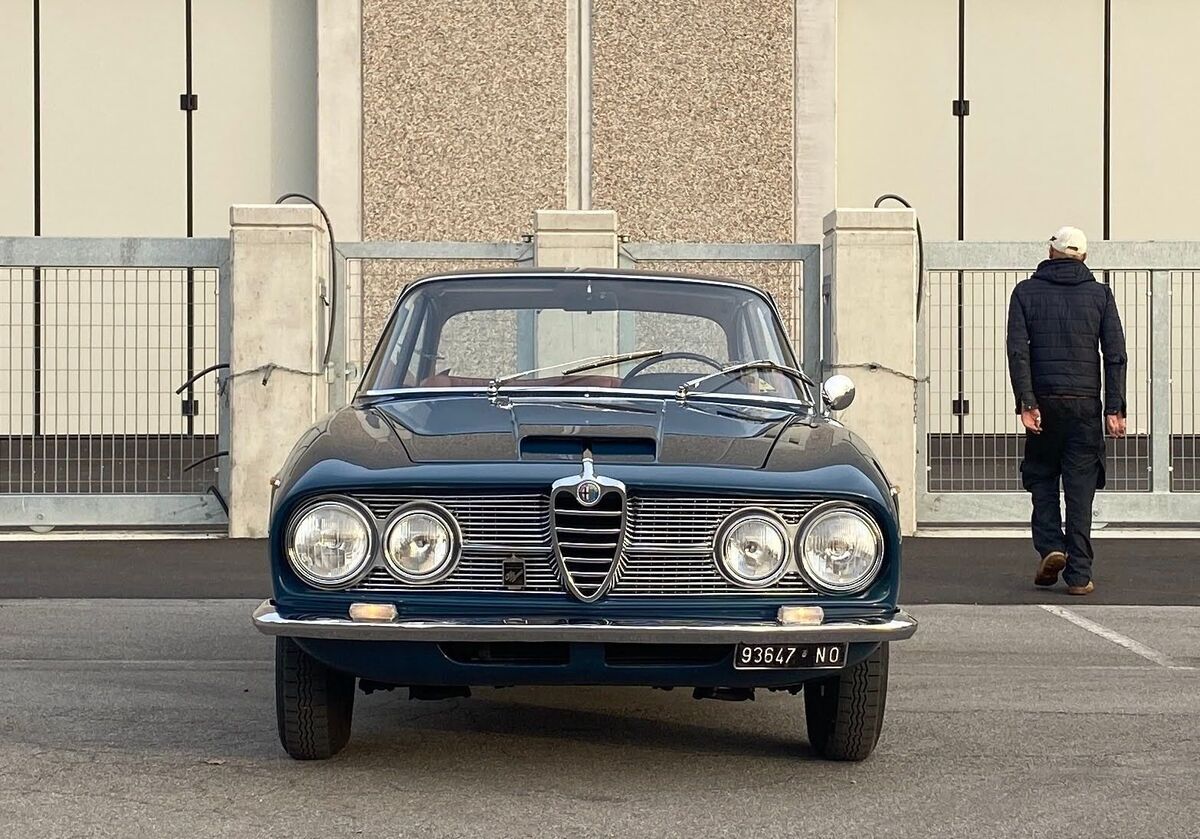 1963 Alfa Romeo Sprint 2600 Sprint 260 One of 6,999 Fully restored in 1990s - photo 2