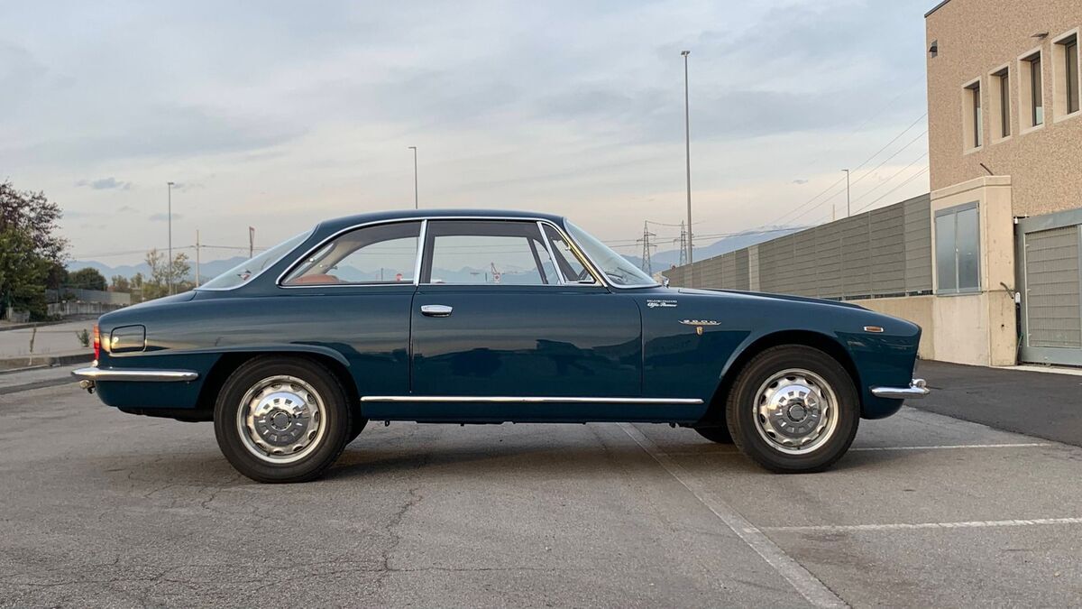 1963 Alfa Romeo Sprint 2600 Sprint 260 One of 6,999 Fully restored in 1990s - photo 6