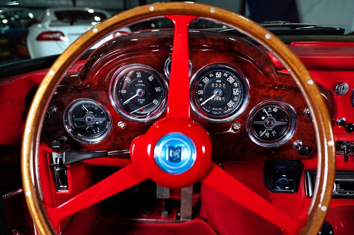 1963 Aston Martin DB4 - photo 12