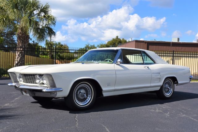 1963 Buick Riviera 401C.I. Wildcat 445 0 White Coupe 401C.I. Automatic 1963 Buick Riviera 401C.I. Wildcat 445