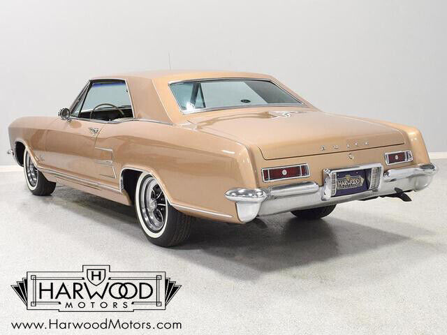 1963 Buick Riviera Hardtop Coupe - photo 4