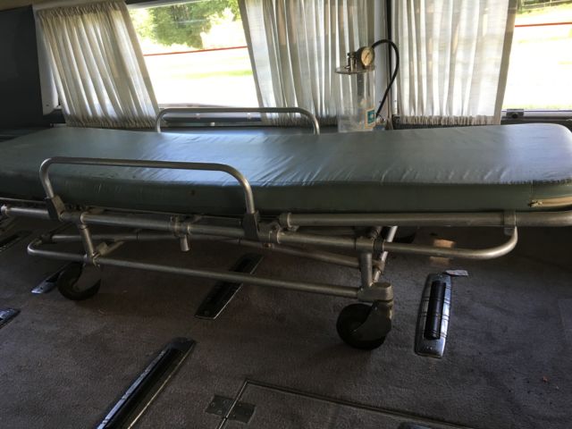 1963 Cadillac Fleetwood Hearse - photo 4