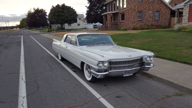 1963 Cadillac DeVille Hardtop Sedan - photo 9