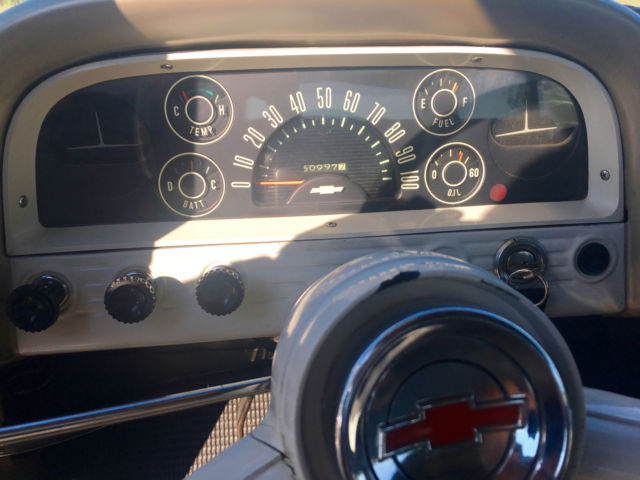 1963 Chevrolet Suburban - photo 10