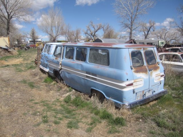 1963 Chevrolet Corvair Greenbrier Sportswagon - photo 2