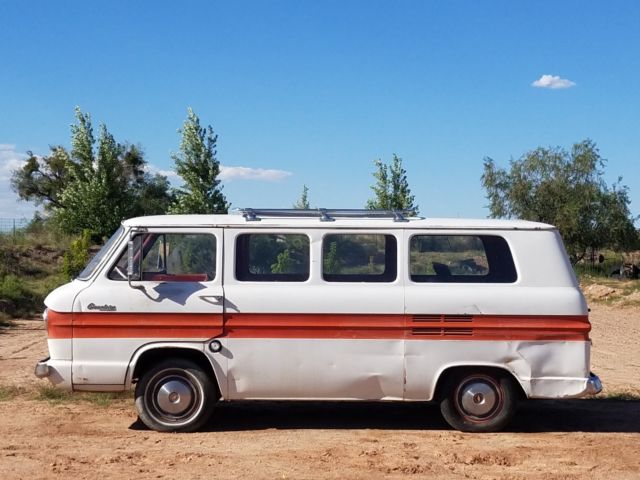 1963 Chevrolet Corvair Greenbrier Deluxe - photo 2