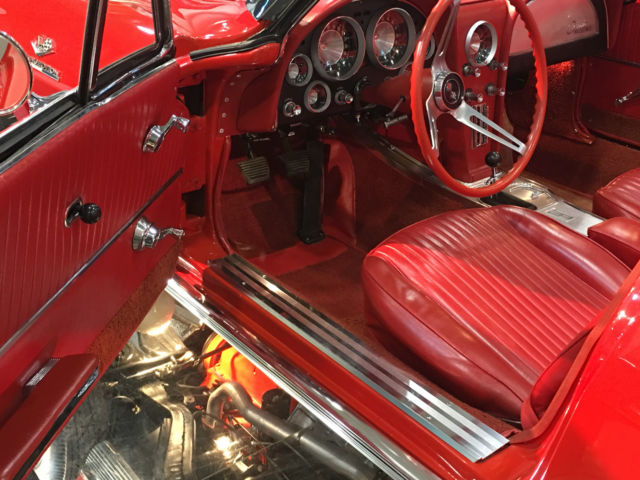 1963 Chevrolet Corvette FUEL INJECTION - 4 SPEED! - photo 9