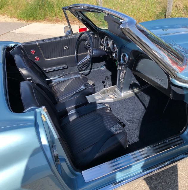 1963 Chevrolet Corvette Convertible - photo 2