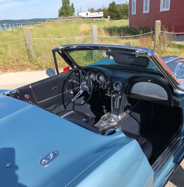 1963 Chevrolet Corvette Convertible - photo 3