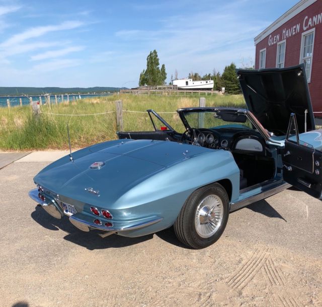 1963 Chevrolet Corvette Convertible - photo 8