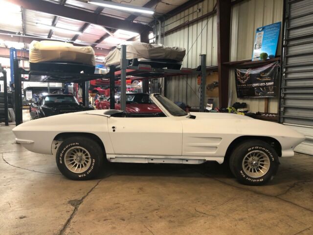 1963 Chevrolet Corvette convertible - photo 2