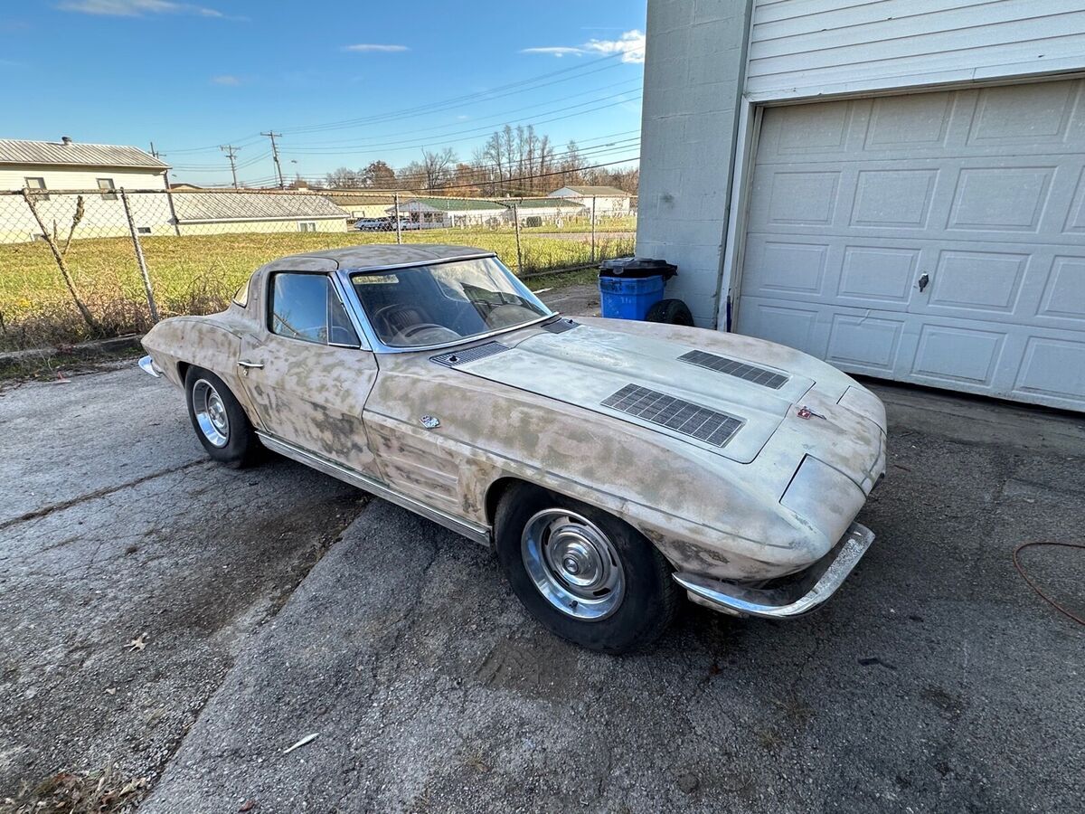 1963 Chevrolet Corvette - photo 11
