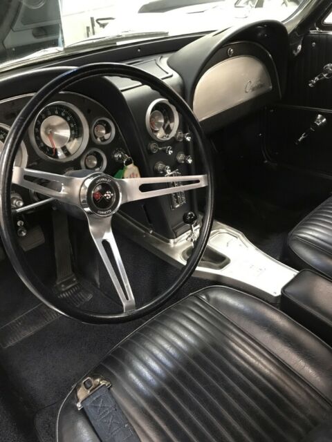1963 Chevrolet Corvette Convertible - photo 7
