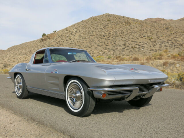 1963 Chevrolet Corvette Fuel Injected Split Window Coupe - photo 12