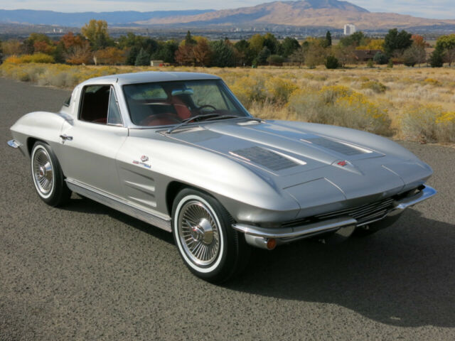 1963 Chevrolet Corvette Fuel Injected Split Window Coupe - photo 2