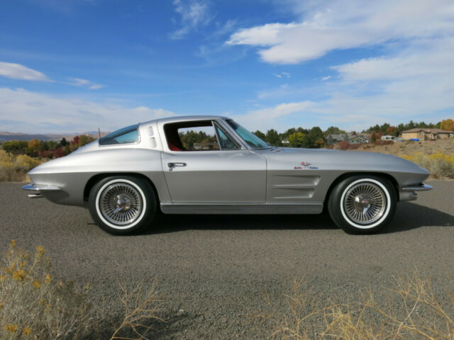 1963 Chevrolet Corvette Fuel Injected Split Window Coupe - photo 3
