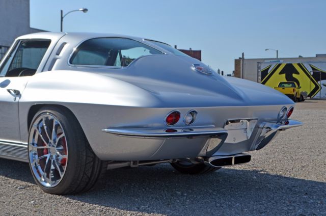 1963 Chevrolet Corvette - photo 12