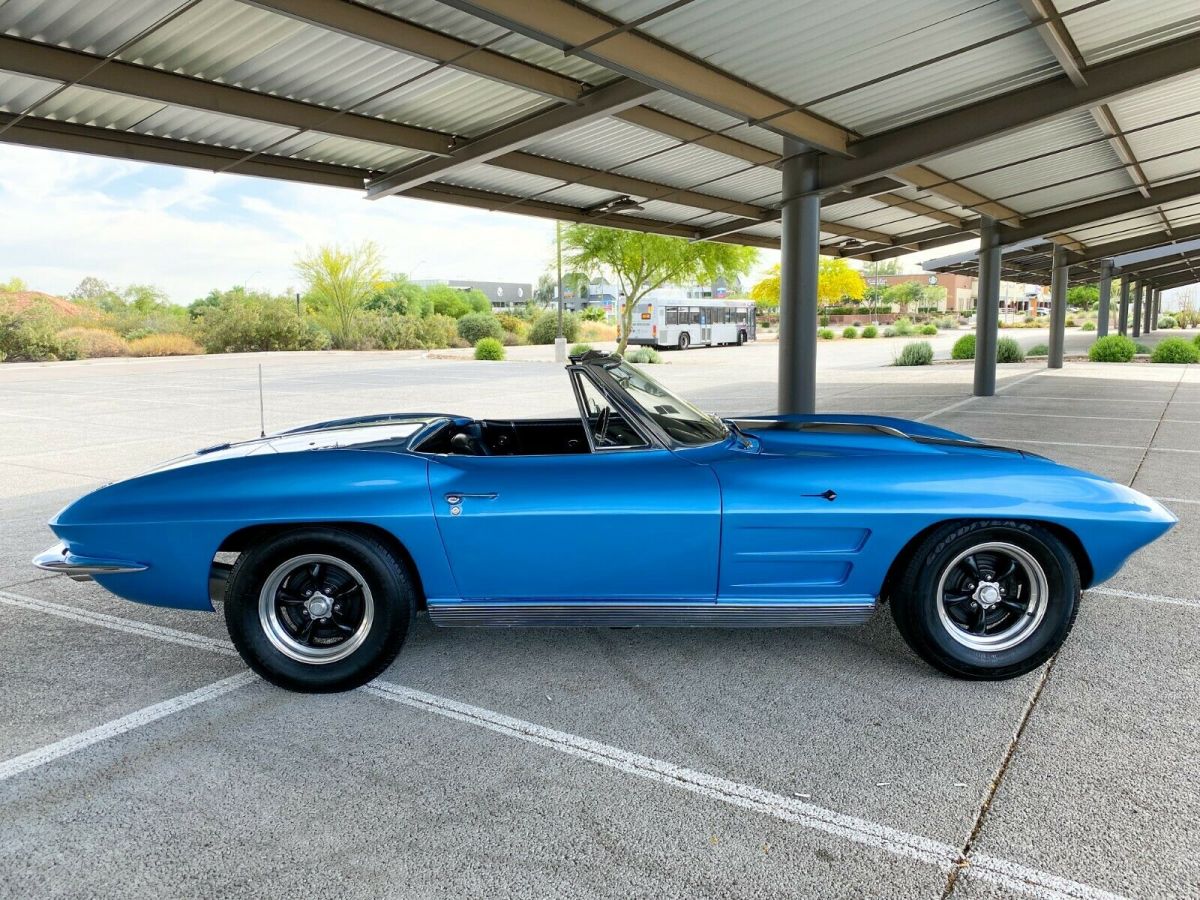 1963 Chevrolet Corvette Convertible - photo 11