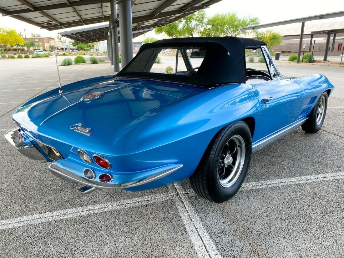 1963 Chevrolet Corvette Convertible - photo 12