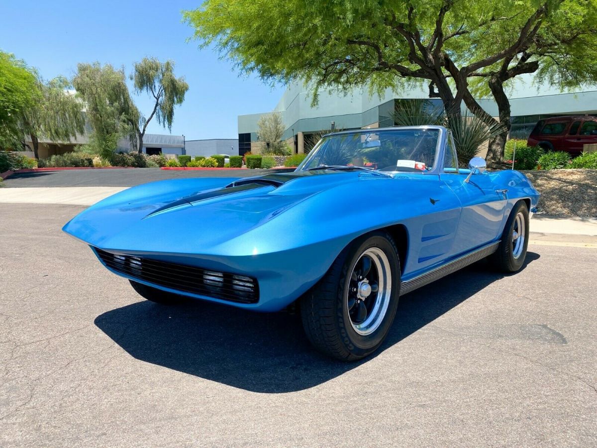 1963 Chevrolet Corvette Convertible - photo 2