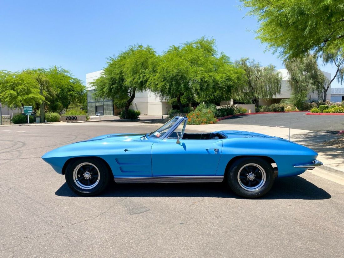 1963 Chevrolet Corvette Convertible - photo 3