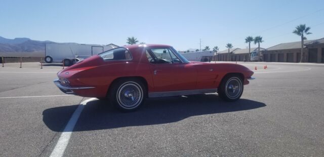 1963 Chevrolet Corvette Split Window! 327/340 HP! 76,000 Original Miles!!! - photo 2