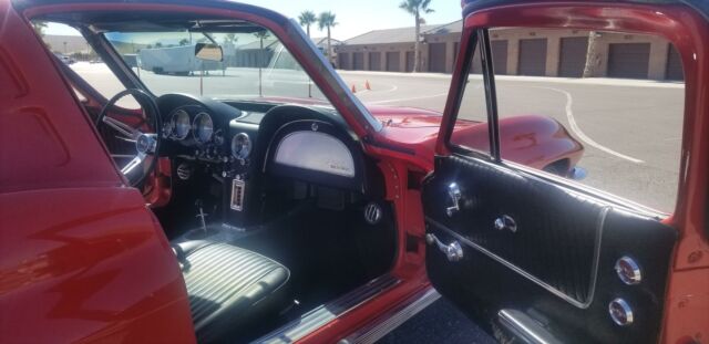 1963 Chevrolet Corvette Split Window! 327/340 HP! 76,000 Original Miles!!! - photo 6