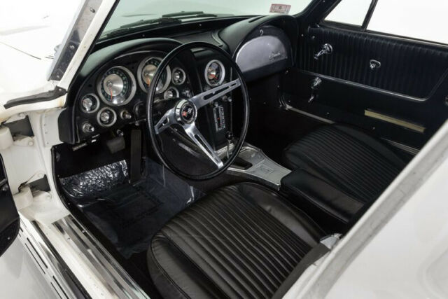 1963 Chevrolet Corvette Split Window - photo 2