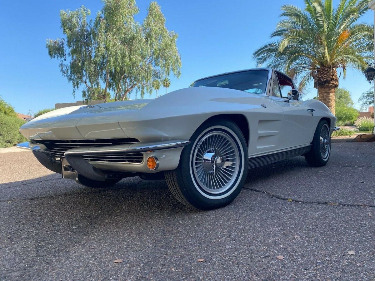 1963 Chevrolet Corvette Split Window Coupe - photo 2