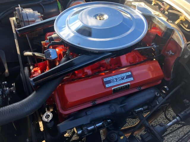 1963 Chevrolet Corvette red vinyl - photo 7